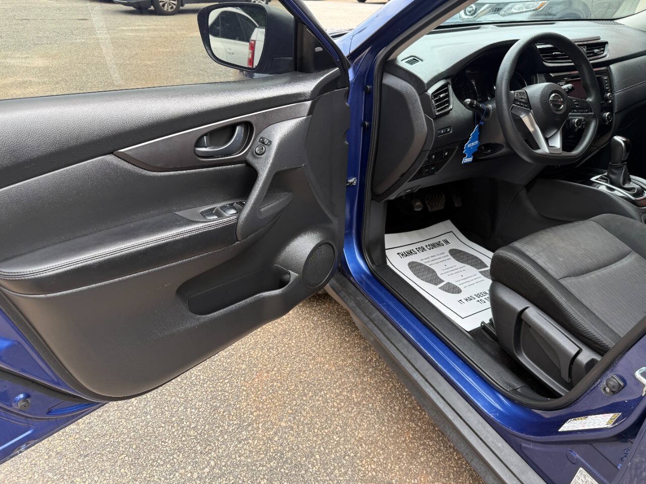 Used 2020 Nissan Rogue S FWD image 8