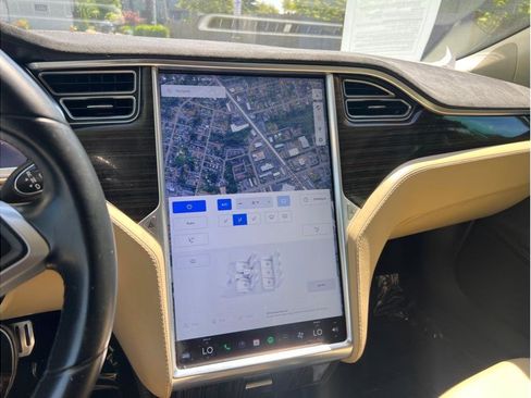 Used 2014 Tesla Model S 85 image 9