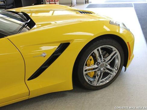 Used 2016 Chevrolet Corvette Stingray Convertible w/ 2LT Preferred Equipment Group RWD image 18