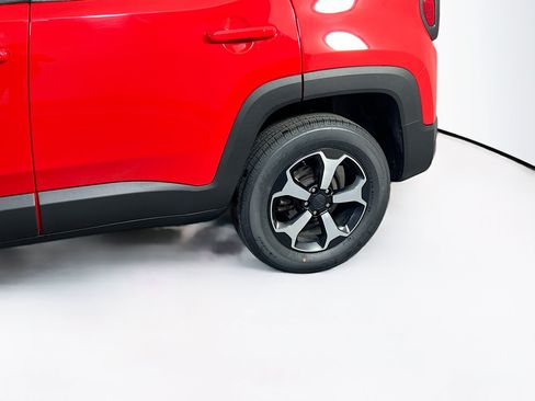 Used 2022 Jeep Renegade Trailhawk AWD/4WD image 30