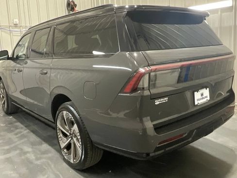 Used 2025 Lincoln Navigator L Black Label w/ Black Label Special Edition AWD/4WD image 23