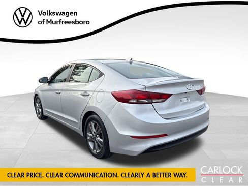 Used 2017 Hyundai Elantra SE image 5