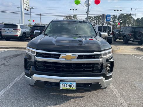 Used 2025 Chevrolet Silverado 1500 LT image 2