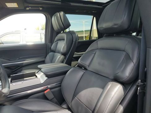 Used 2025 Lincoln Navigator Reserve w/ Jet Appearance Package AWD/4WD image 5