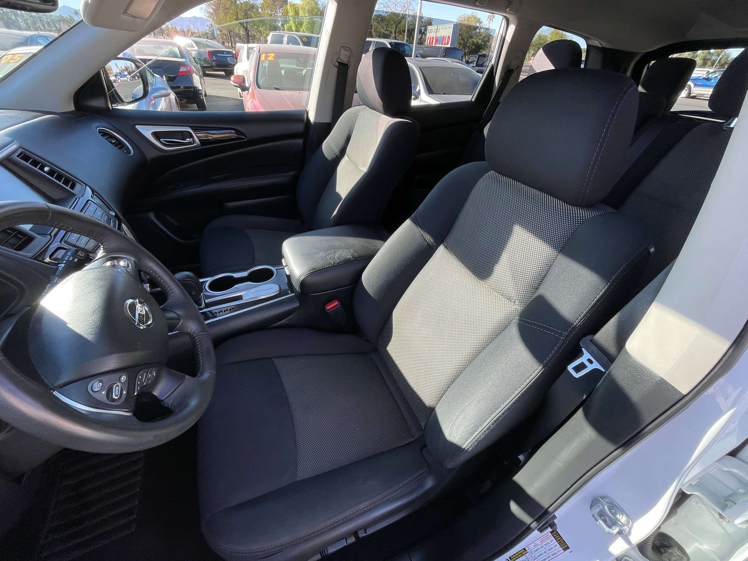 Used 2018 Nissan Pathfinder SV FWD image 16