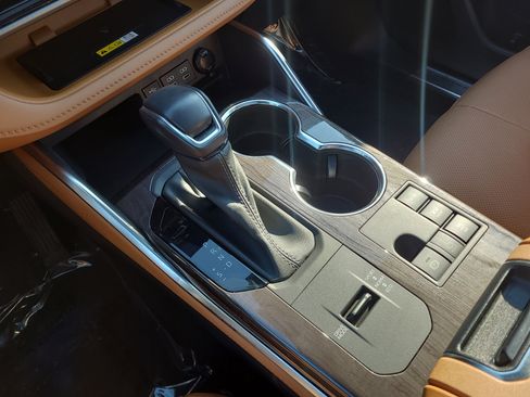 Used 2023 Toyota Highlander Platinum image 22