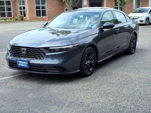 Used 2025 Honda Accord SE image 5