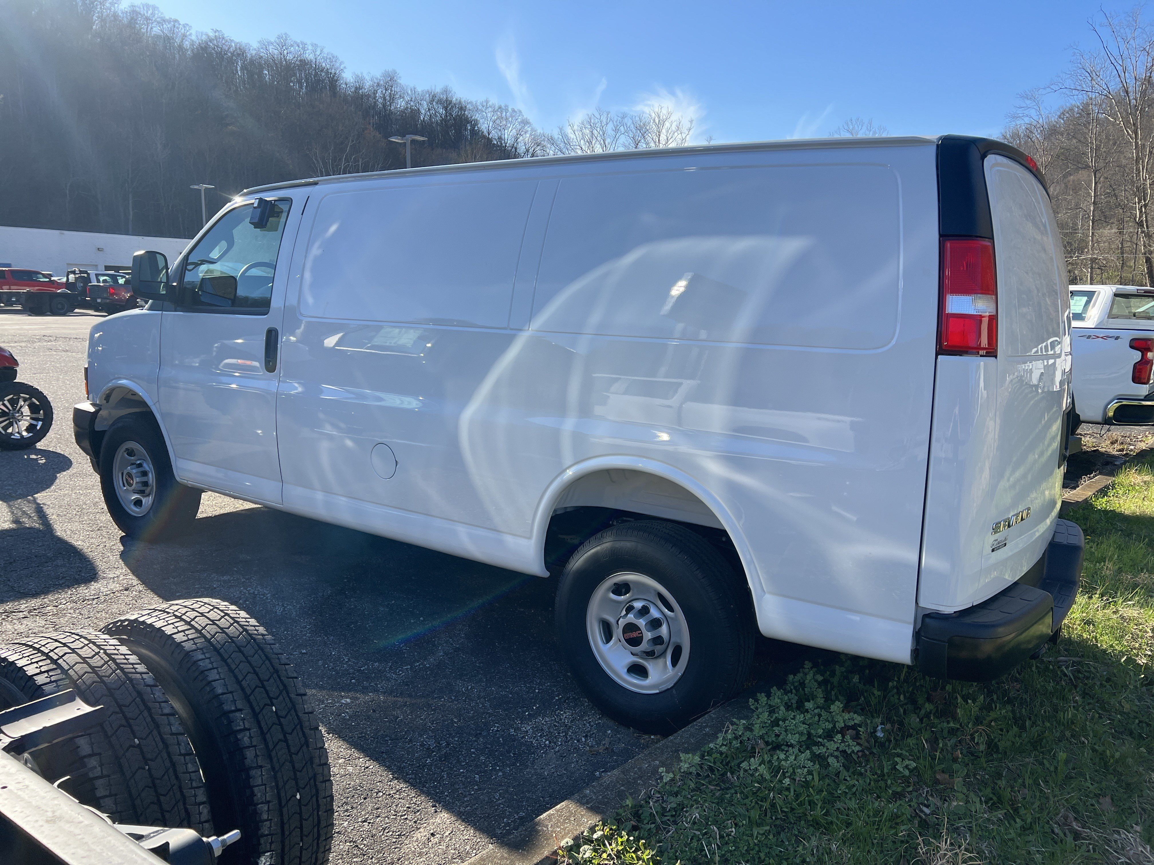 New 2025 GMC Savana 2500 RWD image 5