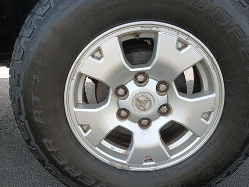 Used 2013 Toyota Tacoma 4x4 Double Cab w/ SR5 Pkg image 32