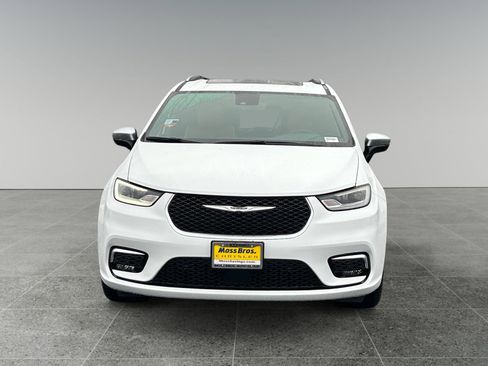 New 2026 Chrysler Pacifica Pinnacle image 8