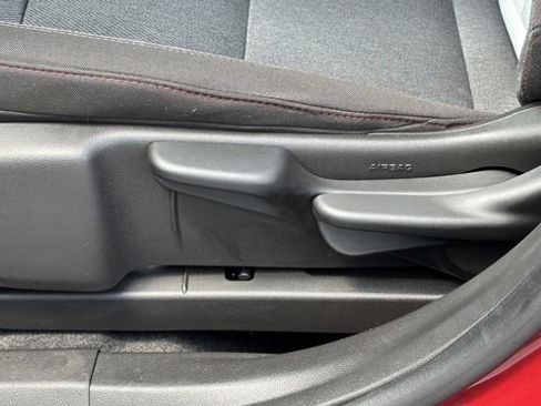 Used 2025 Chevrolet Trax RS w/ Sunroof Package FWD image 19