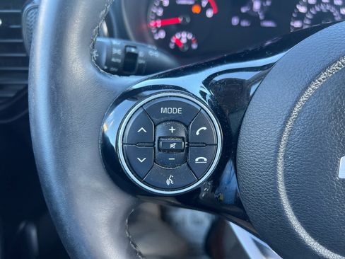Used 2022 Kia Soul EX image 16