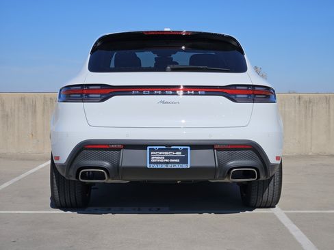Certified 2025 Porsche Macan image 7