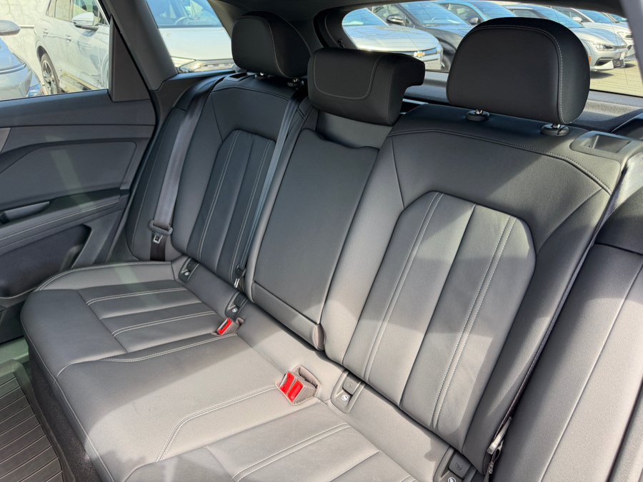 Used 2023 Audi Q4 e-tron Prestige AWD/4WD image 43