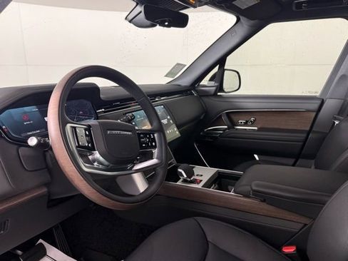 New 2025 Land Rover Range Rover SE image 6
