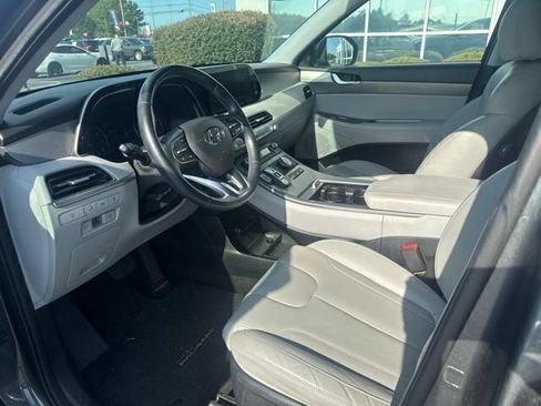 Used 2022 Hyundai Palisade SEL w/ Premium Package FWD image 13