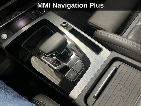 Used 2024 Audi Q5 2.0T Prestige image 25