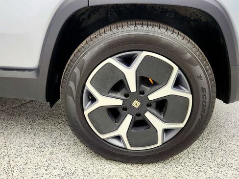 Used 2024 Rivian R1S Adventure AWD/4WD image 9
