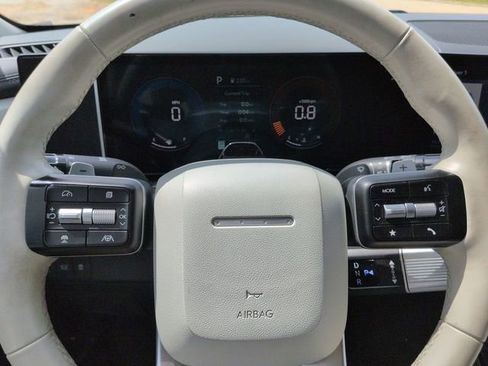 Used 2025 Hyundai Santa Fe SEL FWD image 31