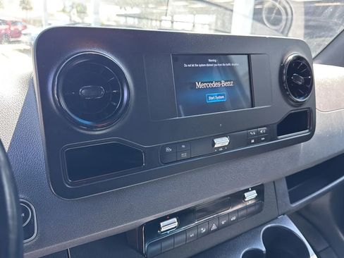 Used 2021 Mercedes-Benz Sprinter 2500 w/ Premium Package image 16