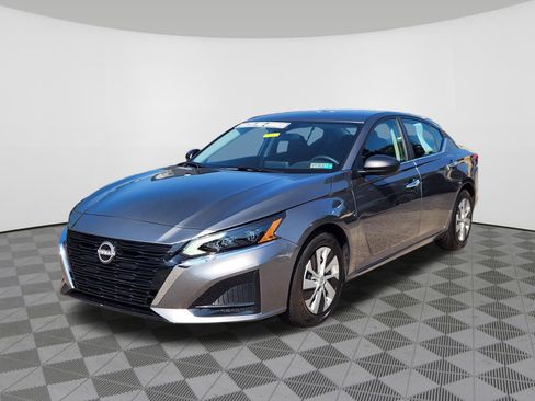 Certified 2025 Nissan Altima 2.5 S FWD image 2