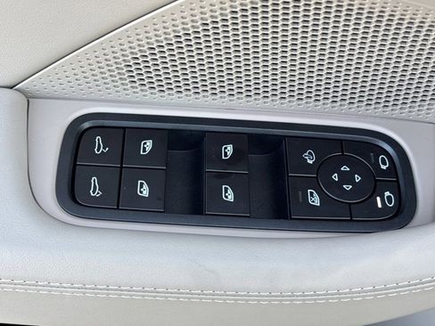 Used 2025 Porsche Panamera 4 image 23