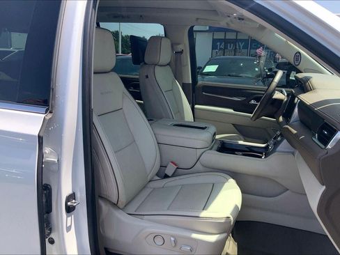 Used 2023 GMC Yukon Denali AWD/4WD image 7