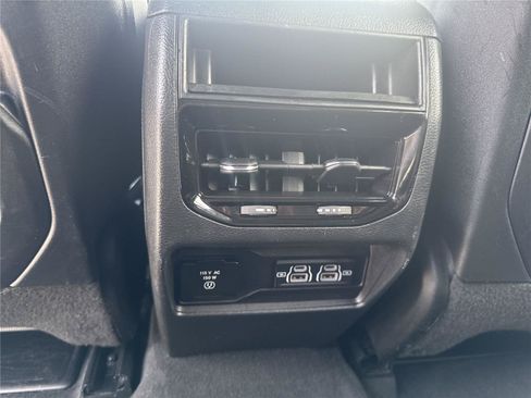 Used 2023 Jeep Grand Cherokee Altitude AWD/4WD image 32