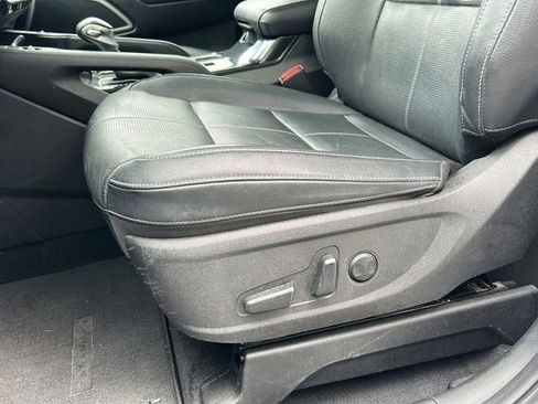 Used 2022 Kia Telluride EX w/ EX Premium Package FWD image 14