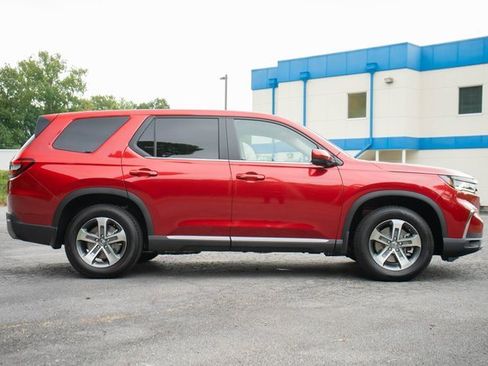 New 2025 Honda Pilot EX-L image 9