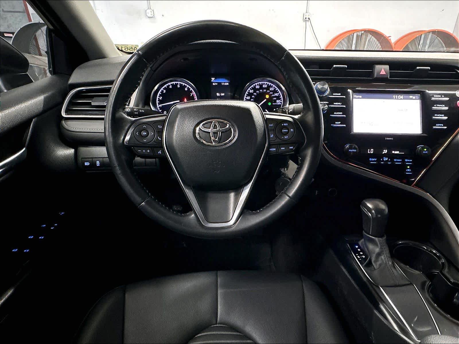 Used 2020 Toyota Camry SE FWD image 8