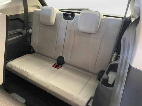 Used 2021 Volkswagen Tiguan SEL w/ 3rd Row Seat Package AWD/4WD image 18