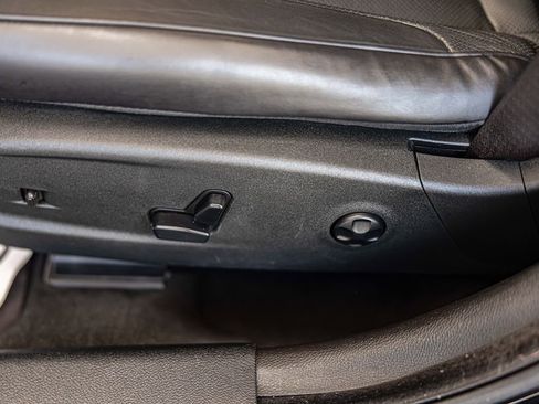 Used 2012 Chrysler 300 C w/ 19-Premium Speaker Group image 21