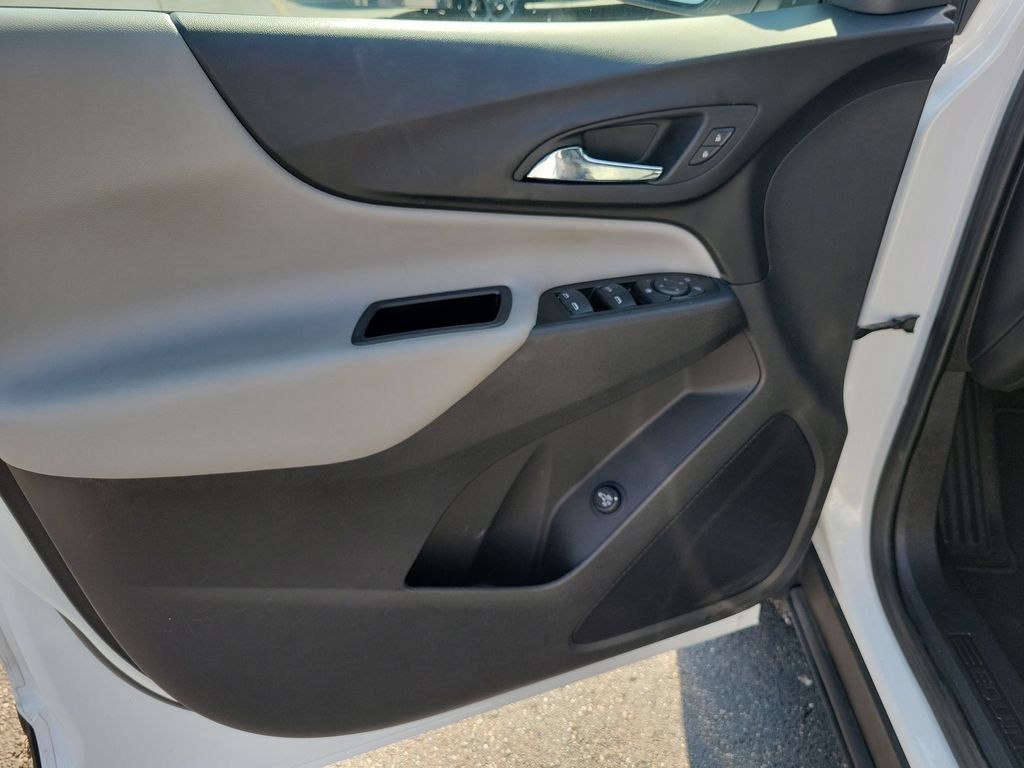Used 2024 Chevrolet Equinox LT FWD image 24
