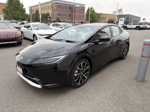 New 2026 Toyota Prius Plug-In Hybrid FWD image 4