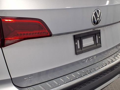 Used 2023 Volkswagen Taos SE w/ Panoramic Sunroof Package AWD/4WD image 8