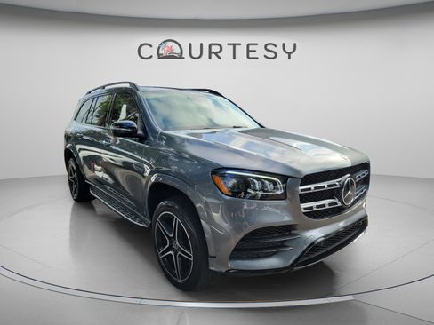 Used 2023 Mercedes-Benz GLS 450 4MATIC image 5
