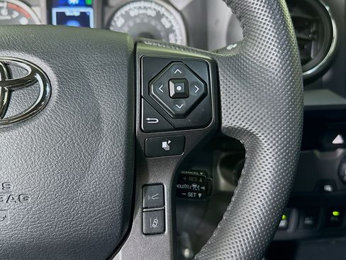 Used 2023 Toyota Tacoma TRD Off-Road w/ Technology Package RWD image 17