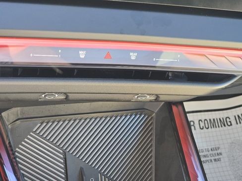 Used 2025 BMW X3 xDrive30i w/ M Sport Package image 18