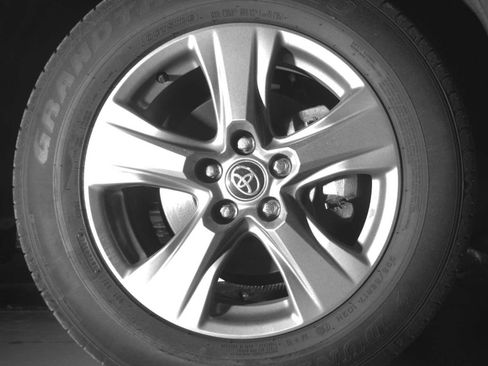 Used 2024 Toyota RAV4 XLE w/ Convenience Package image 11