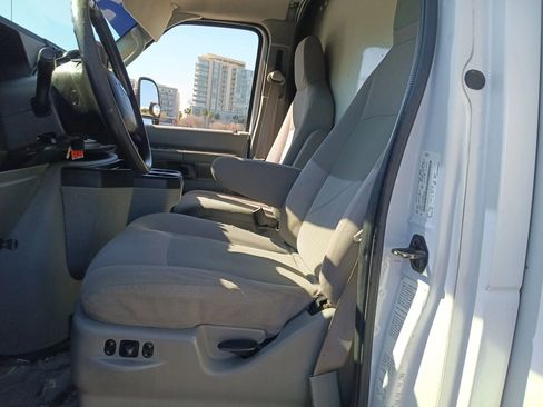 Used 2013 Ford E-450 and Econoline 450 Super Duty w/ Interior Upgrade Pkg image 26
