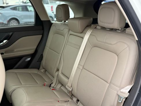 Used 2022 Lincoln Corsair AWD w/ Premium Package image 11