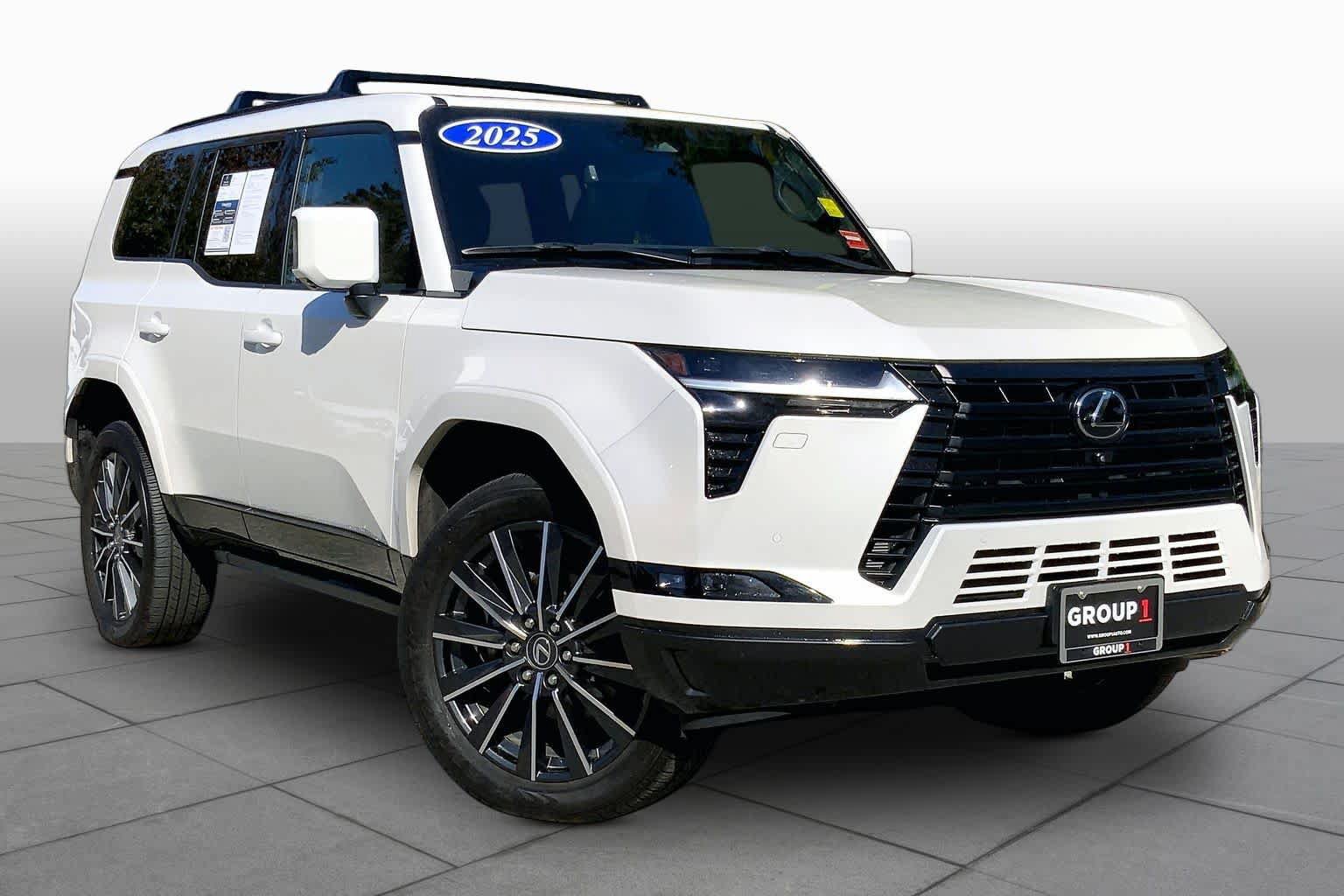 Used 2025 Lexus GX 550 w/ Accessory Package (2T) AWD/4WD image 3