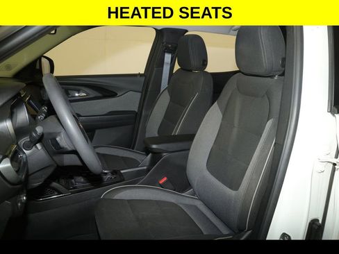 Used 2023 Chevrolet TrailBlazer LT w/ Convenience Package image 3