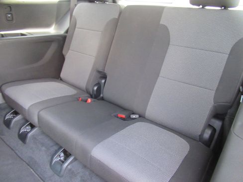 Used 2023 Chevrolet Traverse LT FWD image 36