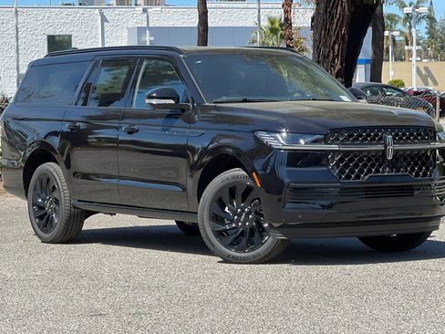 New 2026 Lincoln Navigator L Reserve image 2