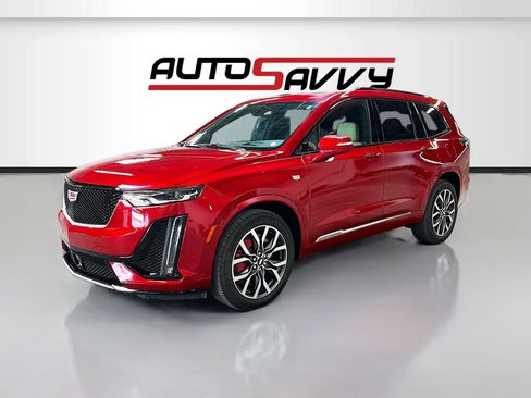 Used 2025 Cadillac XT6 Sport w/ Technology Package AWD/4WD image 3