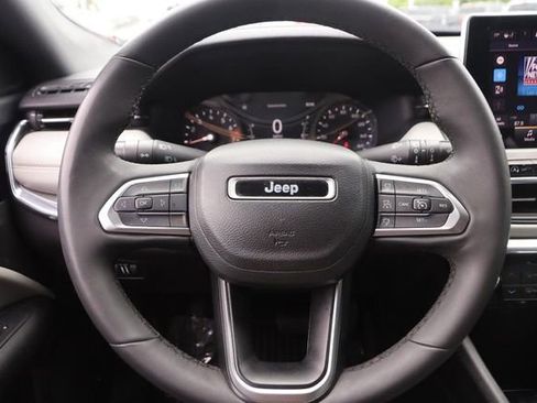 Used 2023 Jeep Compass Limited AWD/4WD image 10