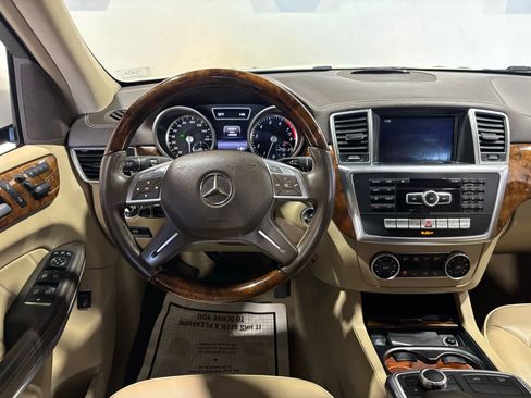 Used 2014 Mercedes-Benz GL 450 4MATIC image 20