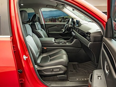 Used 2025 Honda Pilot EX-L image 33